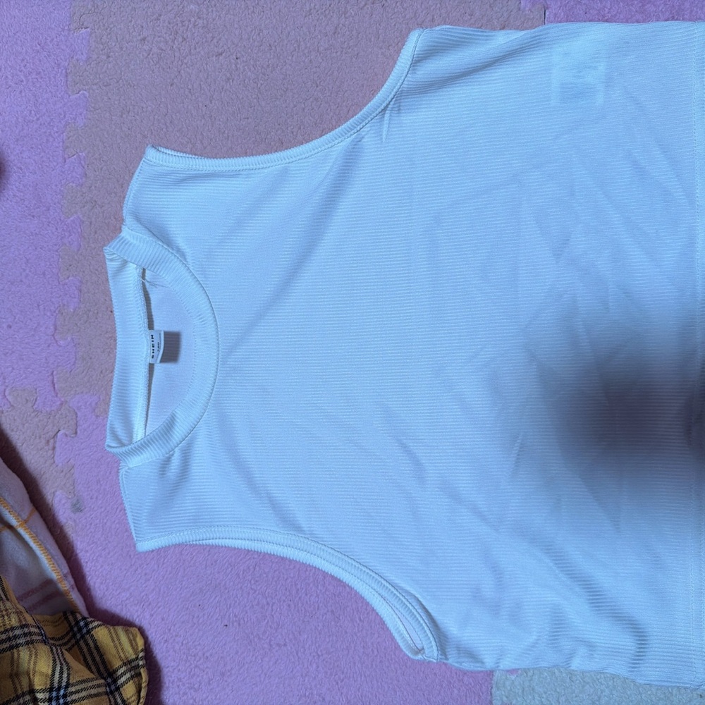 SHEIN White Sleeveless Top